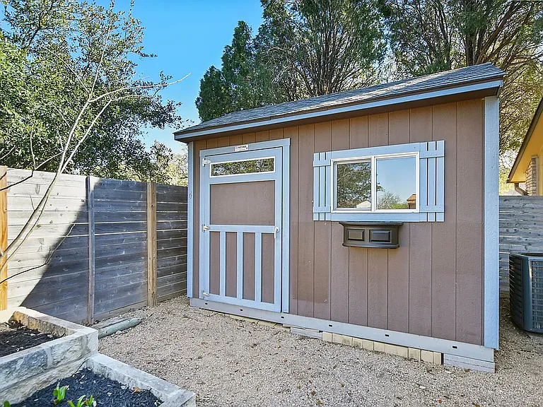1300 Monica St — Photo 17
