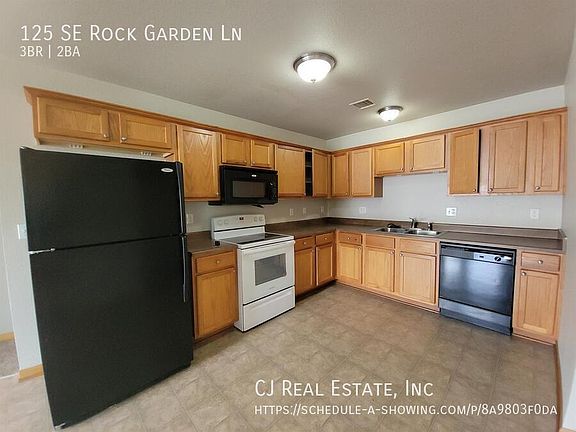 3rd image of 125 SE Rock Garden Ln
