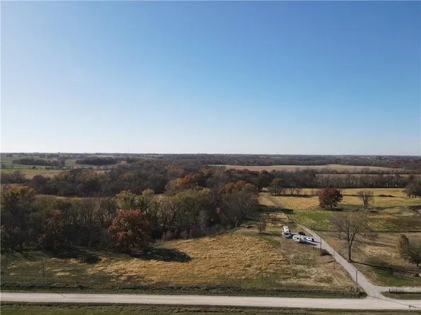 412 NW 701st Rd, Centerview, MO 64019