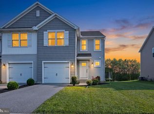 449 Smokering Dr, Robesonia, PA 19551