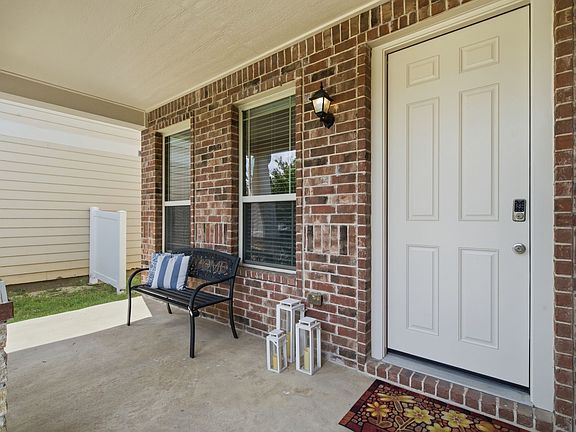 3rd image of 1108 Black Cherry Dr