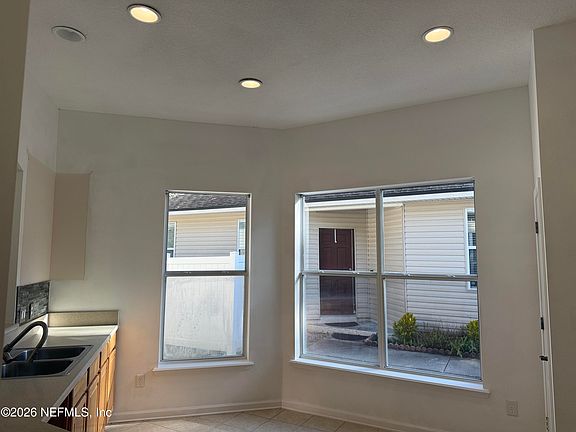 4th image of 2333 CANEY OAKS Drive
