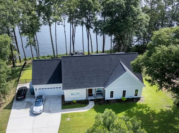 61 Memory Ln, Eufaula, AL 36027
