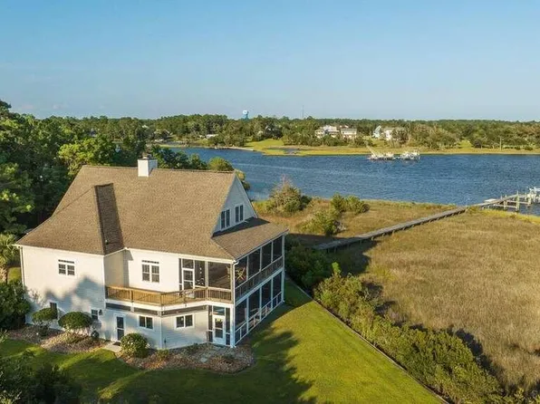 101 Meadows Lane, Peletier, NC 28584