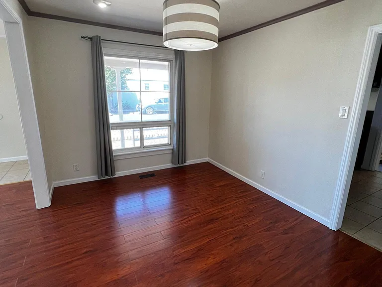 600 2nd Ave — Photo 9