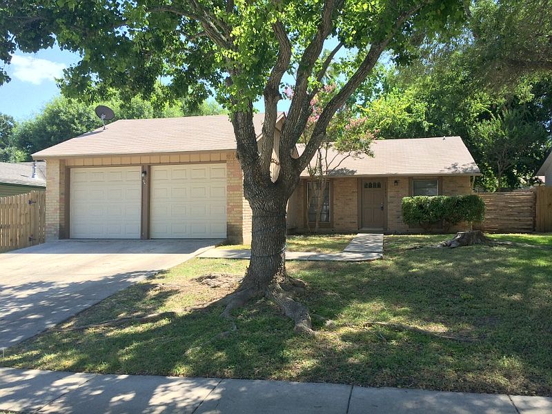 1st image of 11095 Hunter Oaks St