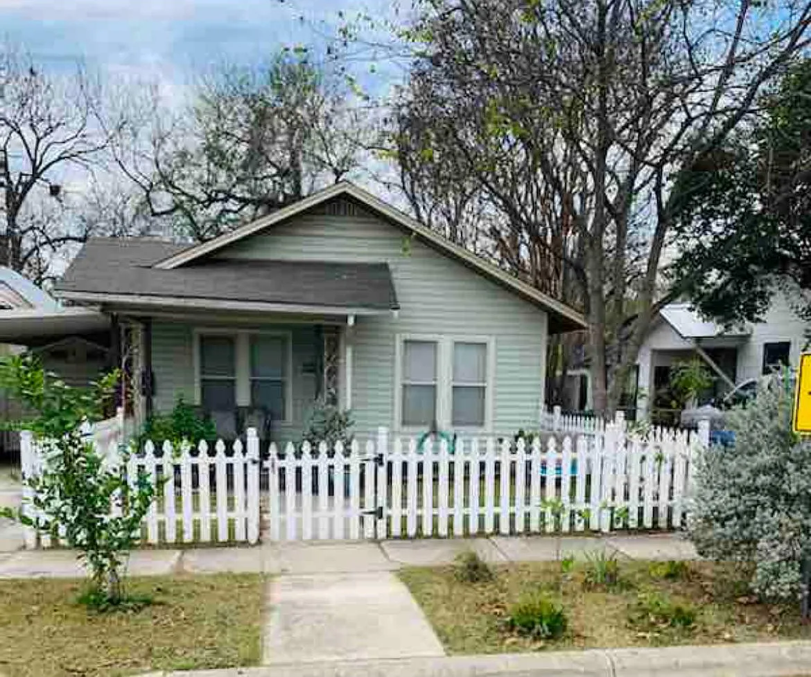 825 Ripley Ave — Photo 1