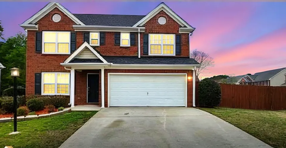 1133 Hawthorn Ln
