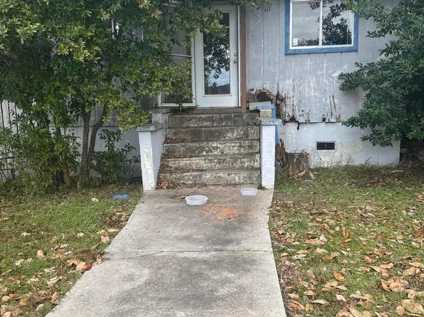 2410 W 10th St, Panama City, FL 32401