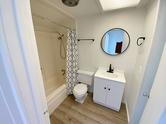 5th image of 208 W Kingfish 208a S