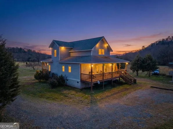 328 Pauls Meadow Dr, Hayesville, NC 28904