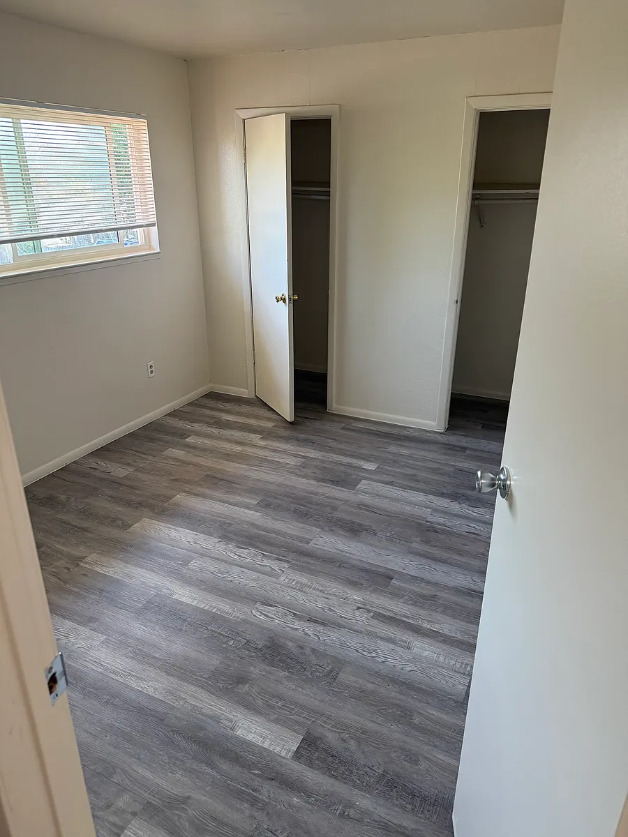Building Photo - Lampasas Villas