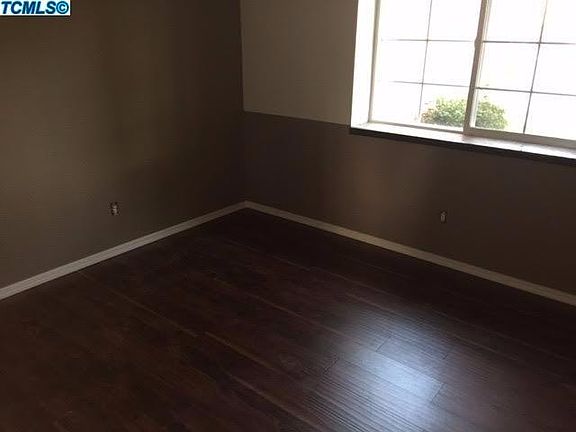 3rd image of 2445 N Oak Park Court