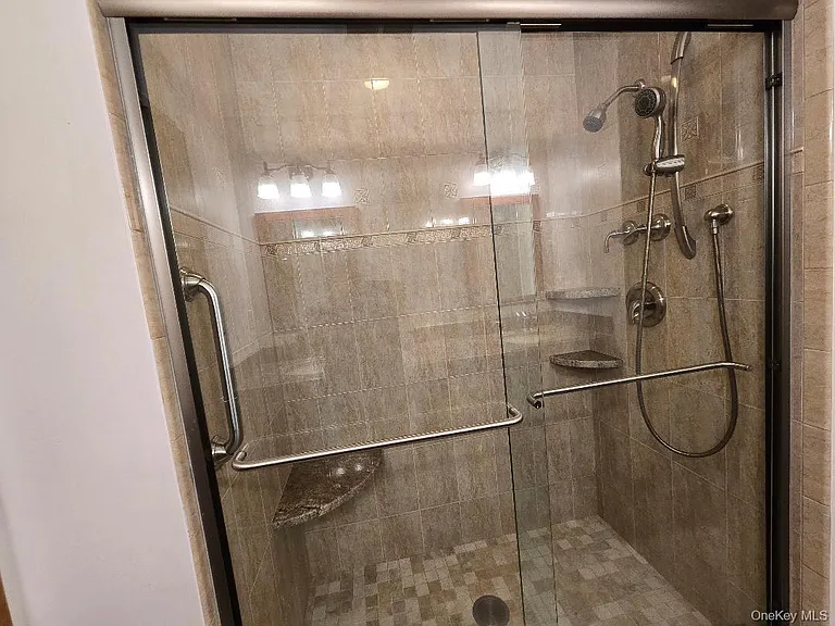 731 Panorama Dr — Photo 29