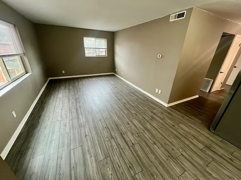 1717 Summit St #2E — Photo 3