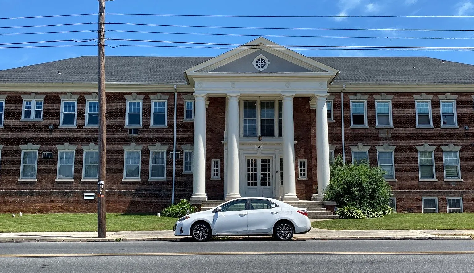 1140 Edgar Ave — Photo 1
