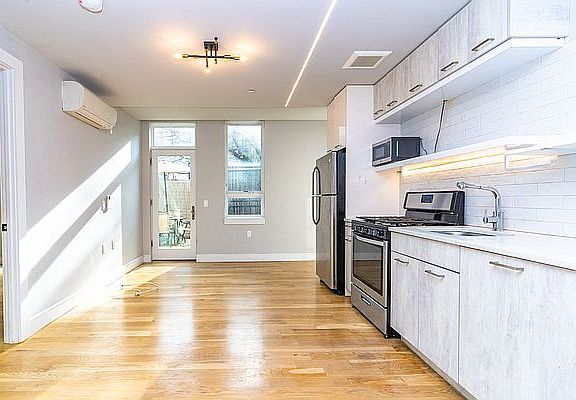 2nd image of 185 Clifton Pl #4E