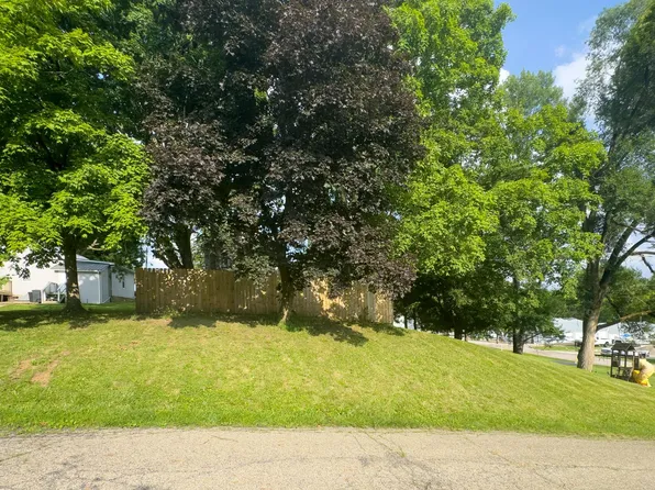 129 S Cherry St, Mount Gilead, OH 43338