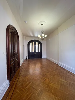 Rented by Compass | media 14