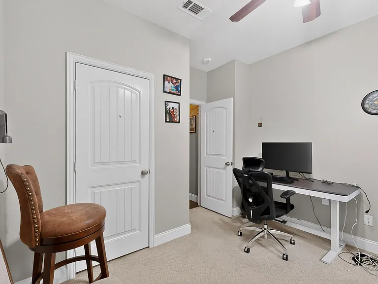 Guest Bedroom / Office - Downstairs