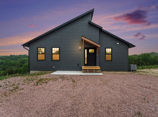 669 Oak Hills Dr, Crofton, NE 68730