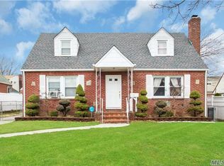 59 Jasper St, Valley Stream, NY 11580