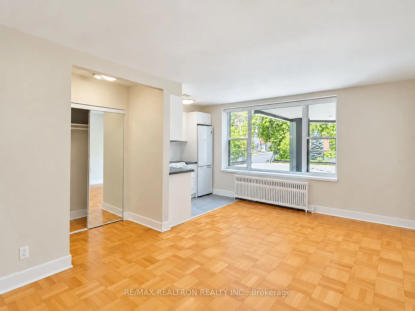 1545 Bathurst St — Photo 3