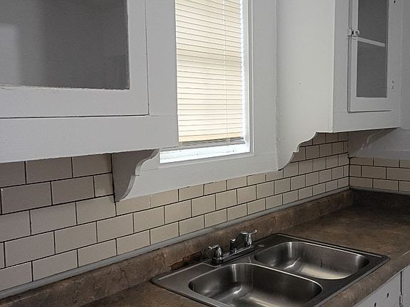 5th image of 608 S Olive St