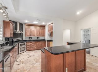 905 E Knight Ln, Tempe, AZ 85284