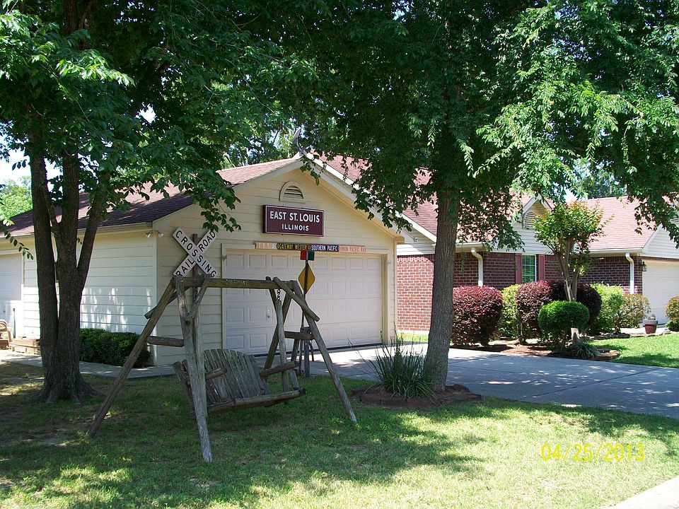 side view of front yard