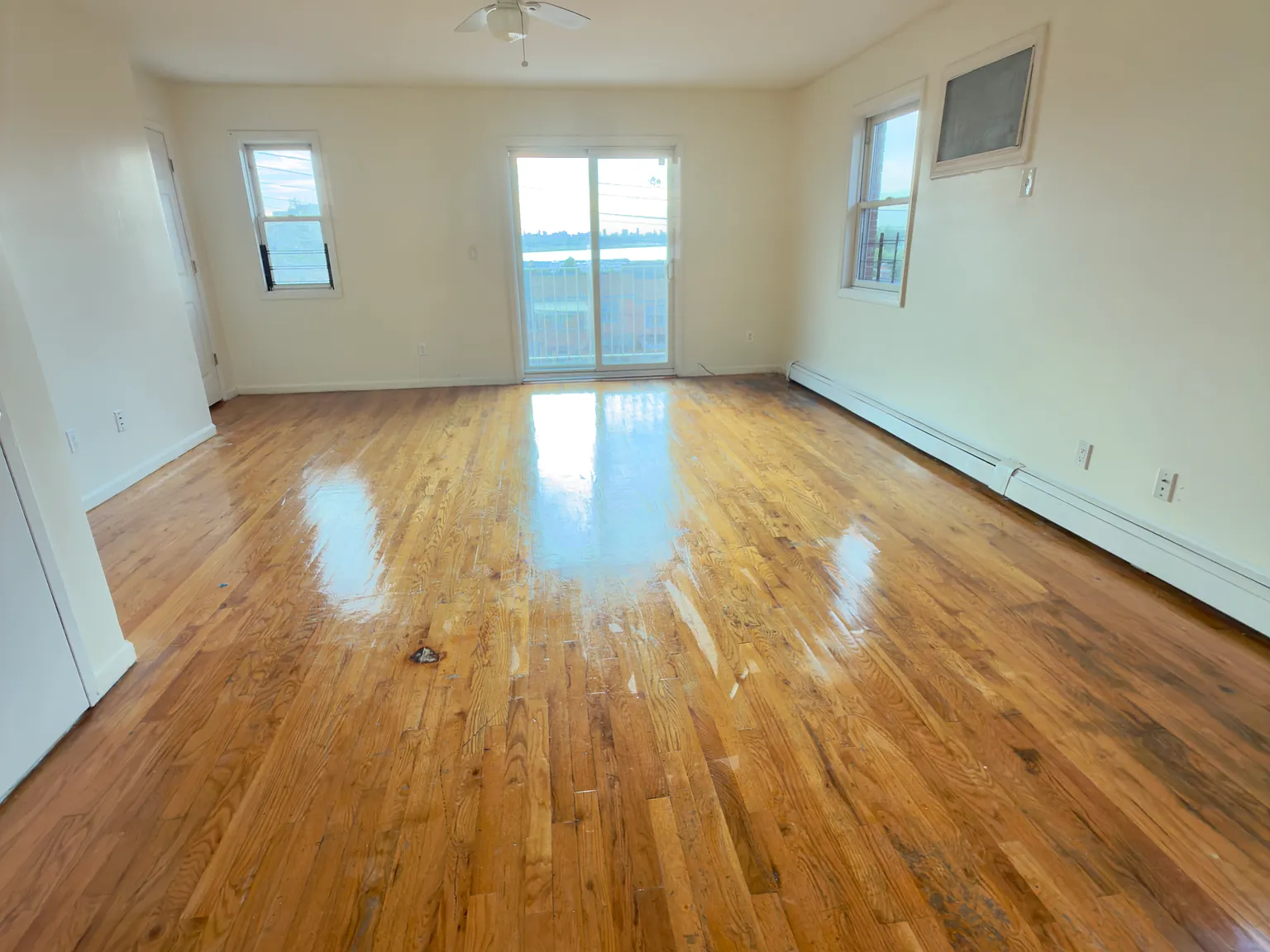 3 bed, 1150 sqft, $3,200 — Photo 4