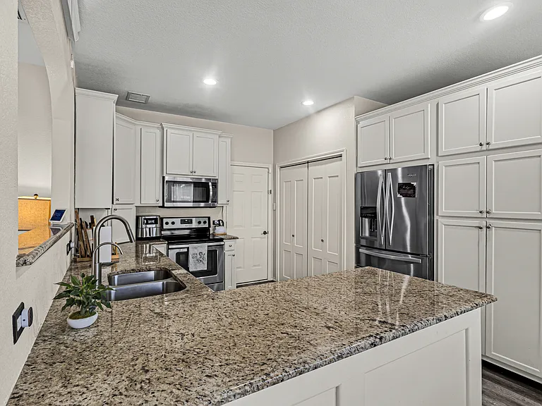 11833 Porcupine Dr — Photo 7
