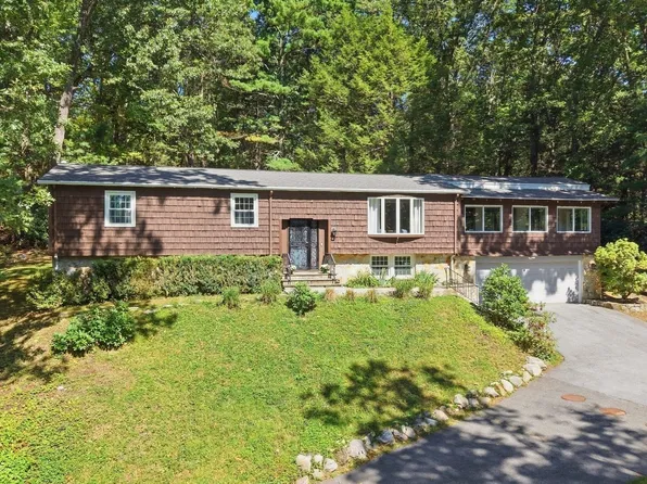 48 Gray Rd, Andover, MA 01810