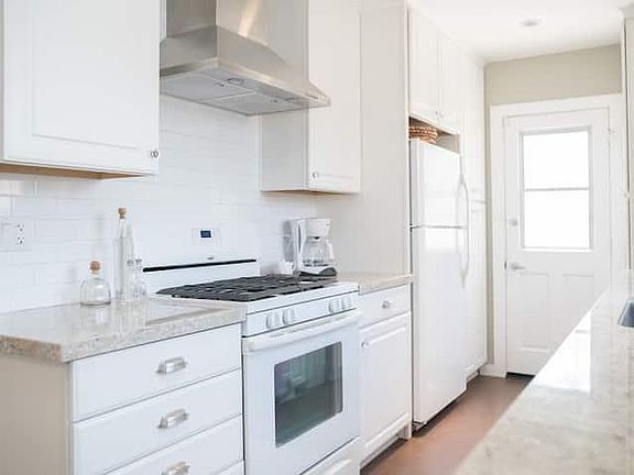 5th image of 808 1/2 Angelus Pl
