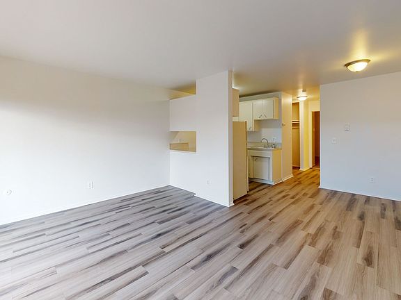 3rd image of 11233 Des Moines Memorial Dr S #3df415df3