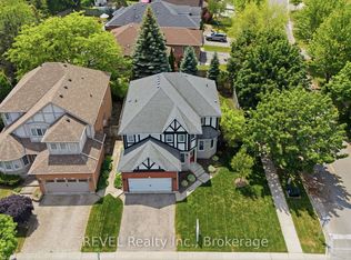 150 Fallingbrook St, Whitby, ON L1R 2G2