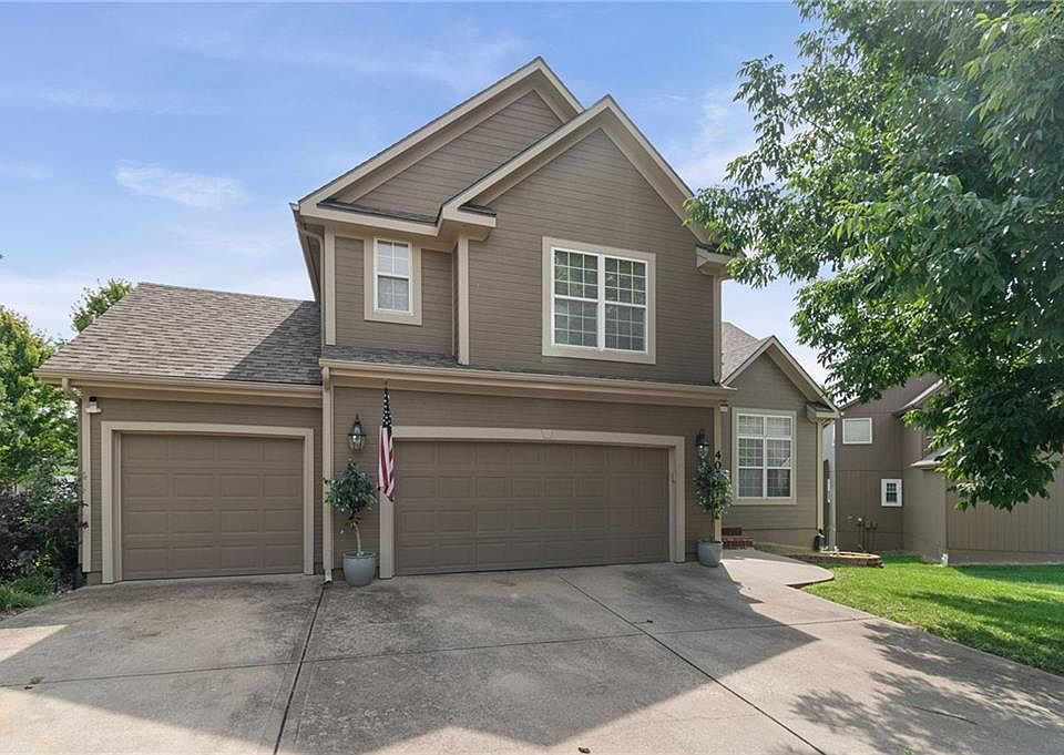 1st image of 405 SW Gentry Ln