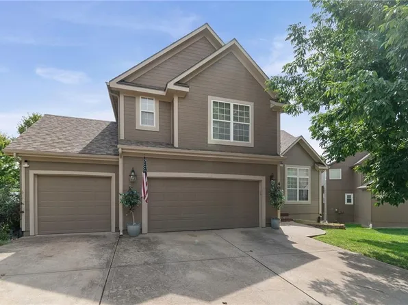 405 SW Gentry Ln, Lees Summit, MO 64081