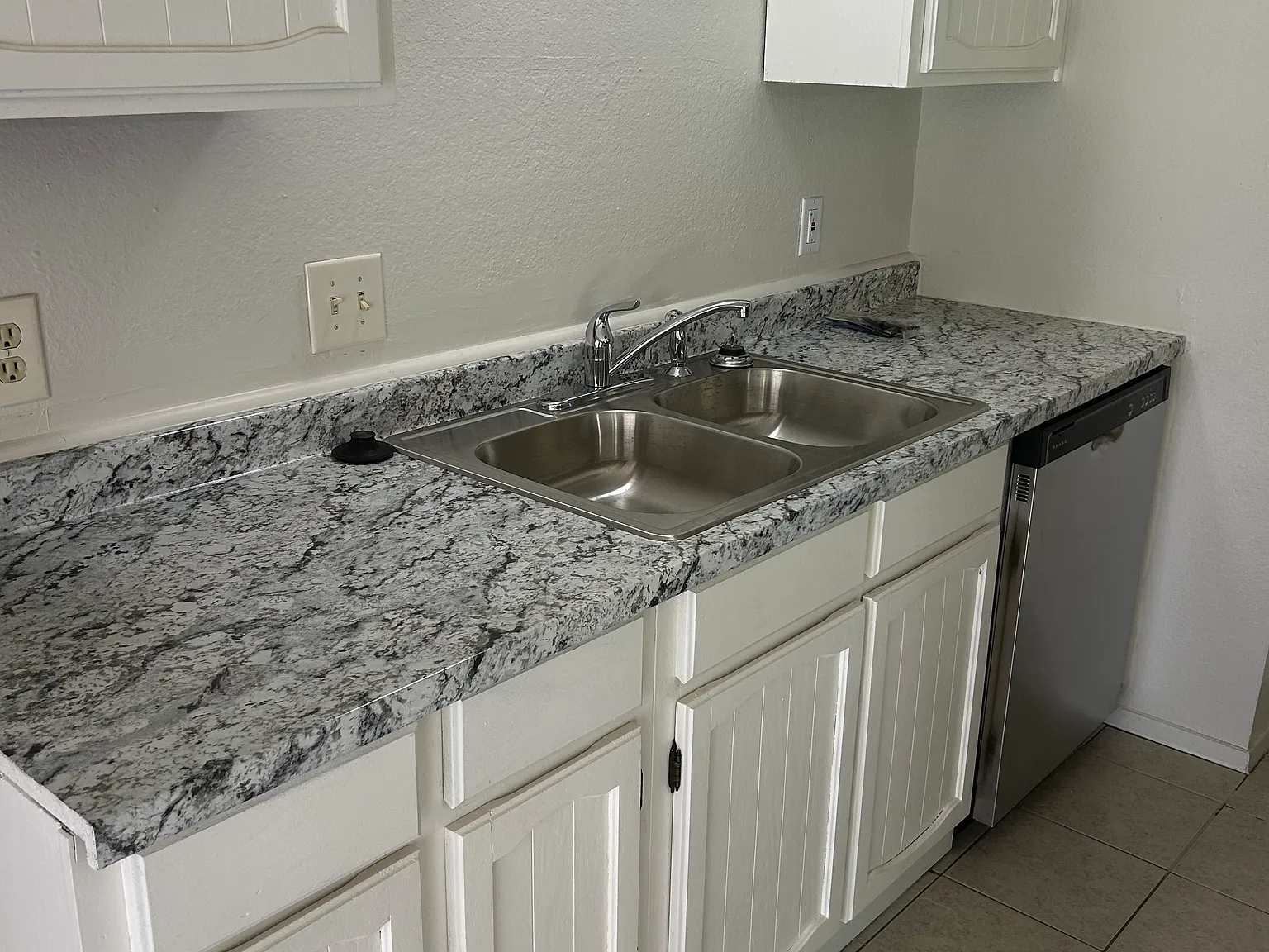 3 bed, 1436 sqft, $2,000 — Photo 3