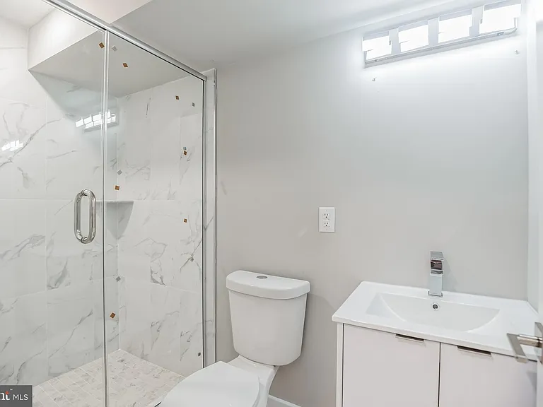 2216 Emerald St #1 — Photo 7