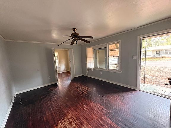 3rd image of 3417 Wynne St