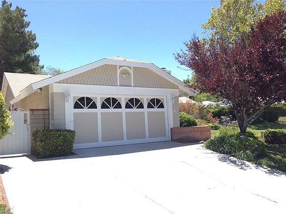 4th image of 27708 Walker Ct