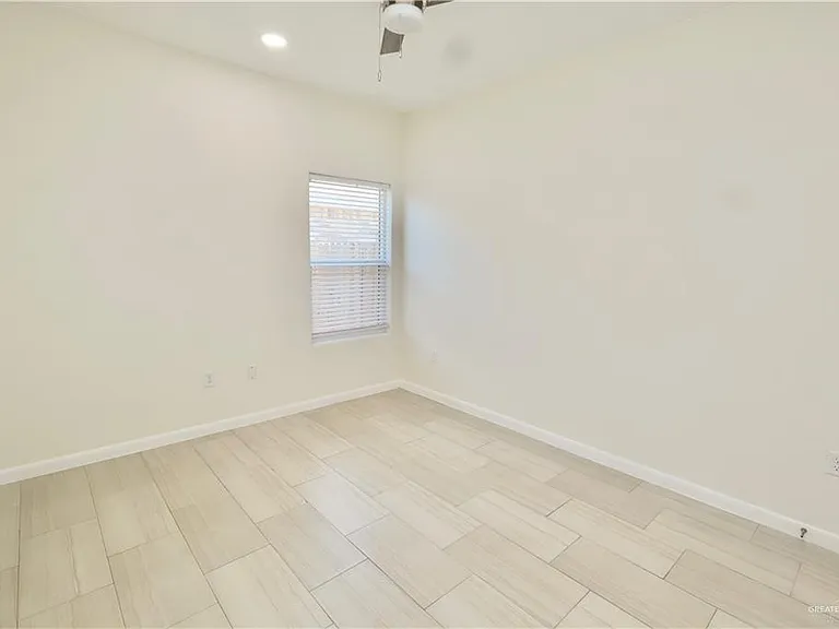 2612 E Israel Ave #A — Photo 11