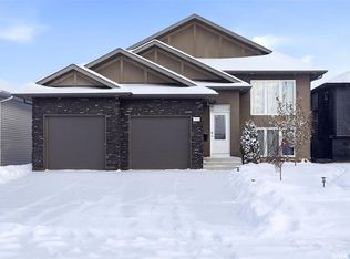 914 Evergreen BOULEVARD, Saskatoon, SK S7W 0N6