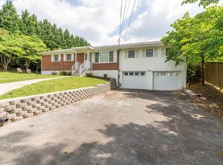 220 Crockett St, Bluff city, TN 37618