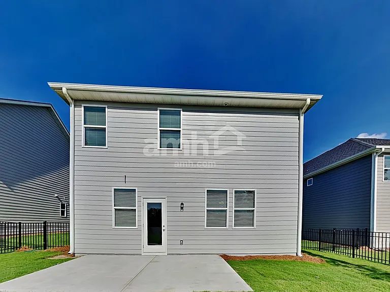 1048 Highland St — Photo 31