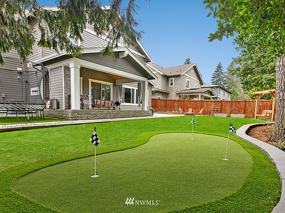 A putting green for your enjoyment!