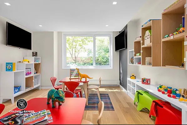 Rented by Coldwell Banker Warburg | media 28