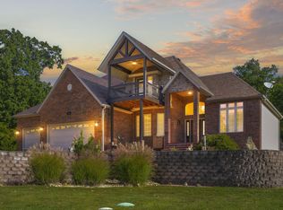 582 Summer Rd, Kimberling City, MO 65686