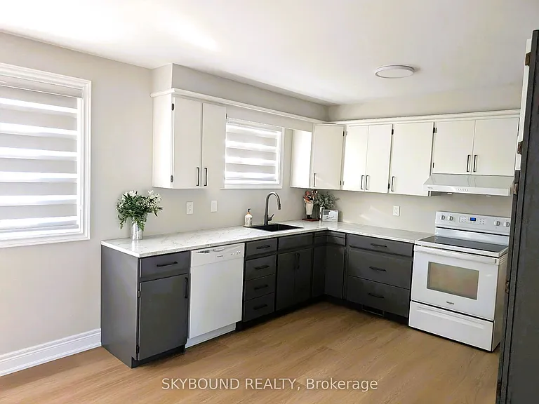 98 Barton St #2 — Photo 4